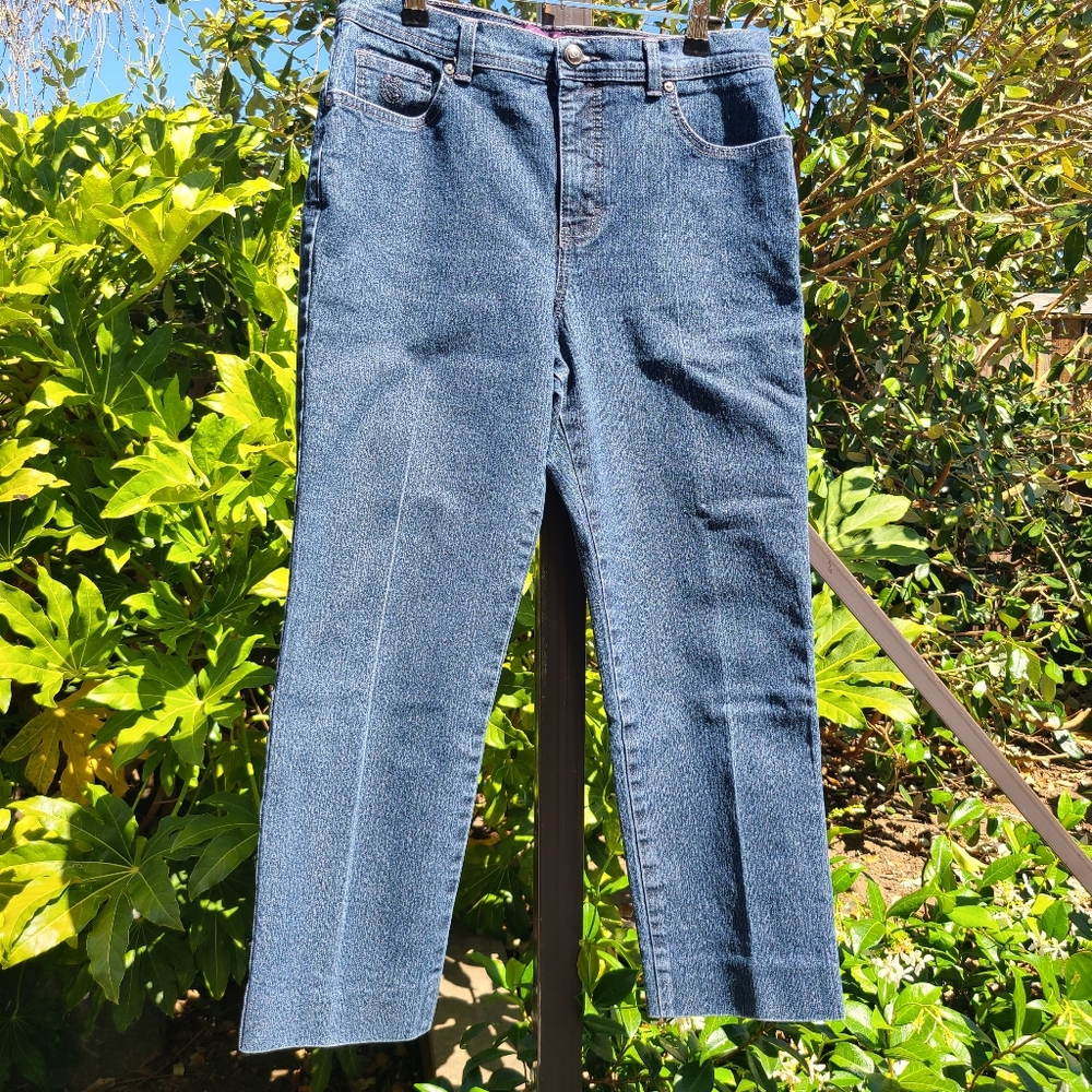 Gloria Vanderbilt Amanda jeans with rhinestones Size 12